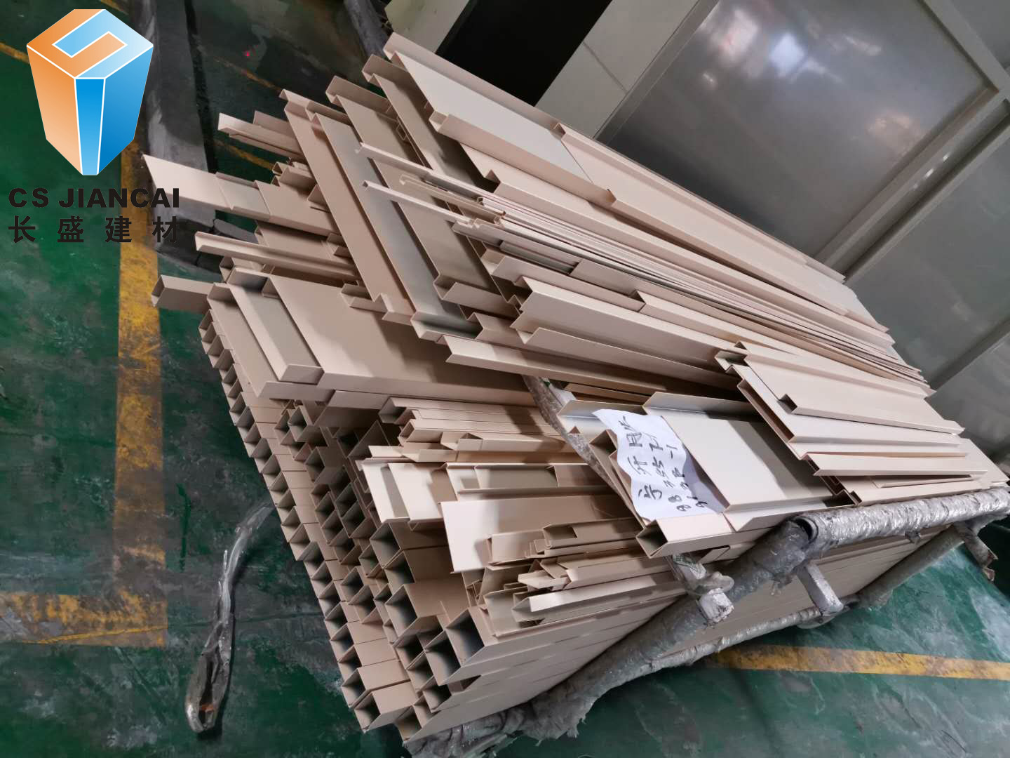 長(cháng)盛建材鋁單板車(chē)間1